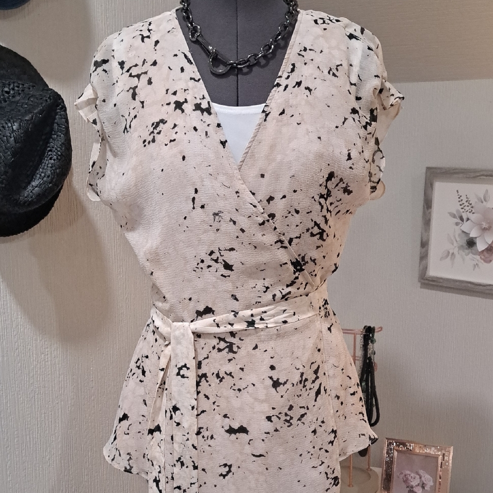 Halston Heritage Cream Wrap Top with Black Speckle Print and Tie